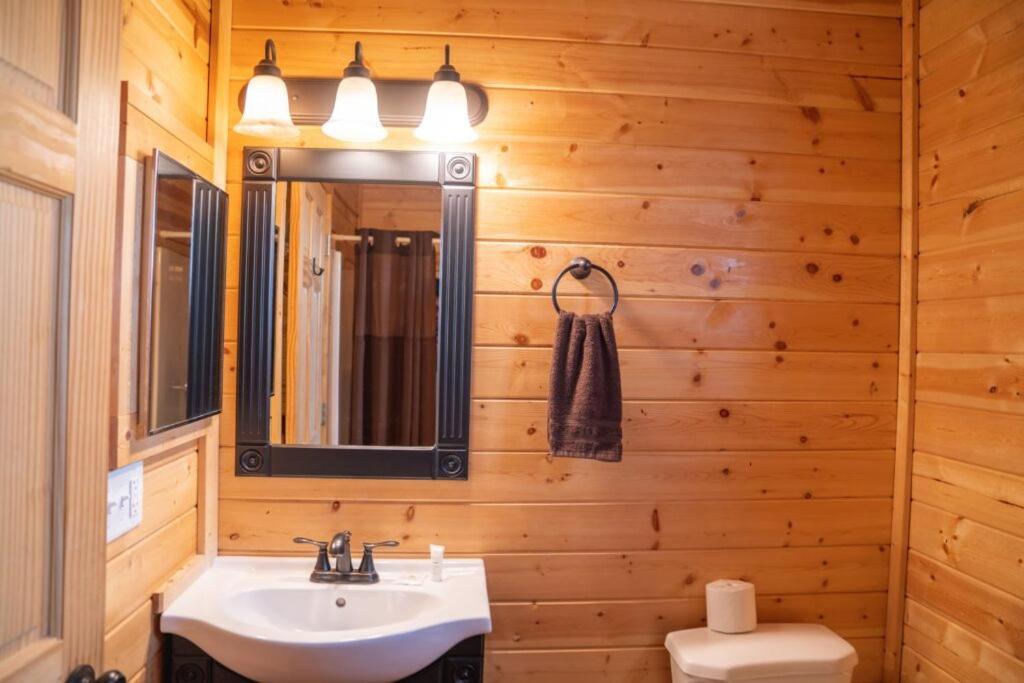 The Lodge At Van Hook New Town Esterno foto