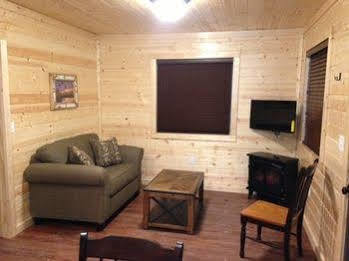 The Lodge At Van Hook New Town Esterno foto